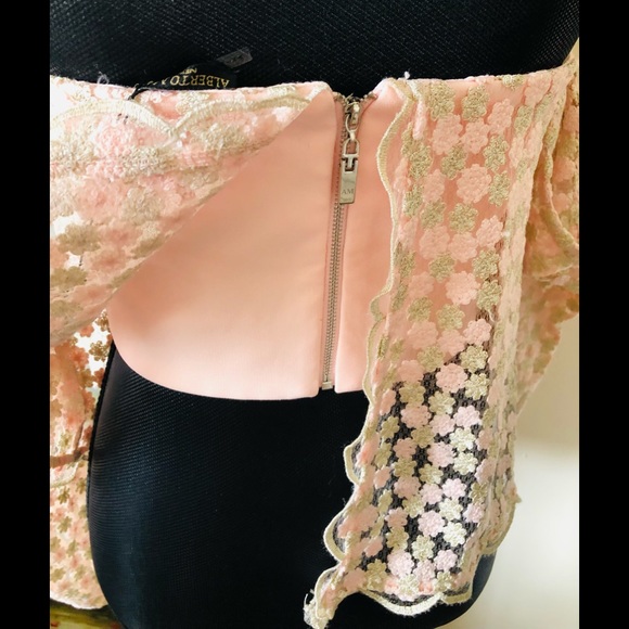 ALBERTO MAKALI Pink Gold Flowers Shoulder Off Sleeve Top - Picture 10 of 14